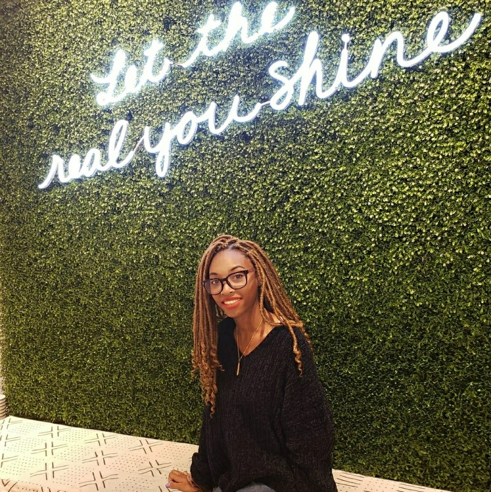 Meet your Posher, Makayla